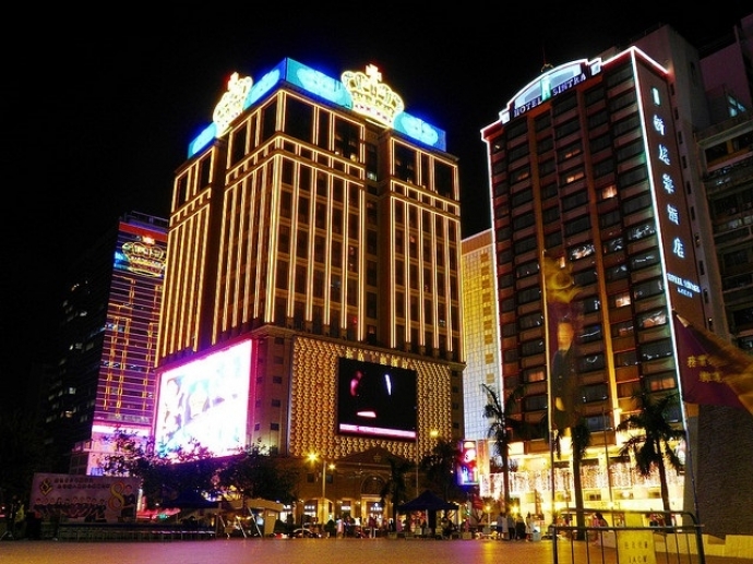 Grand-Emperor-Hotel-Emperor-Entertainment-Macau