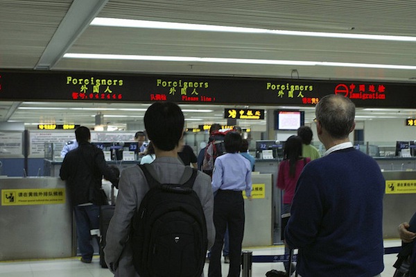 HK_bordercrossing_casmaron