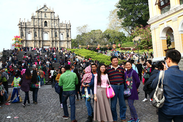 macau-tourists