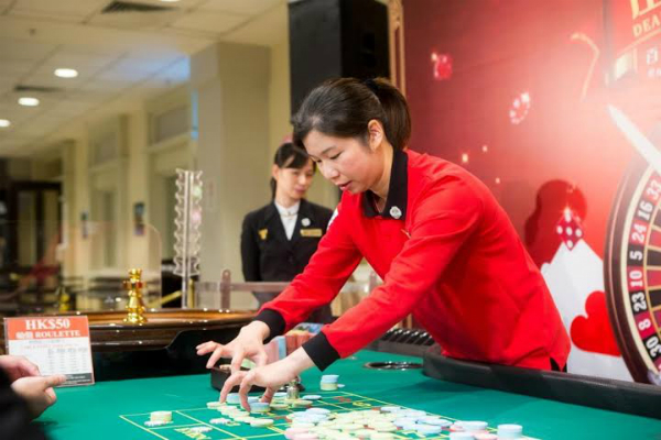 sands-china-dealer_0