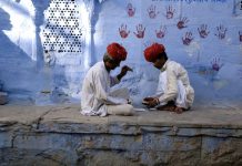 INDIA. 2007.INDIA. Jodhpur. 2007. HSBC ad campaign. | AGB - Asia Gaming Brief