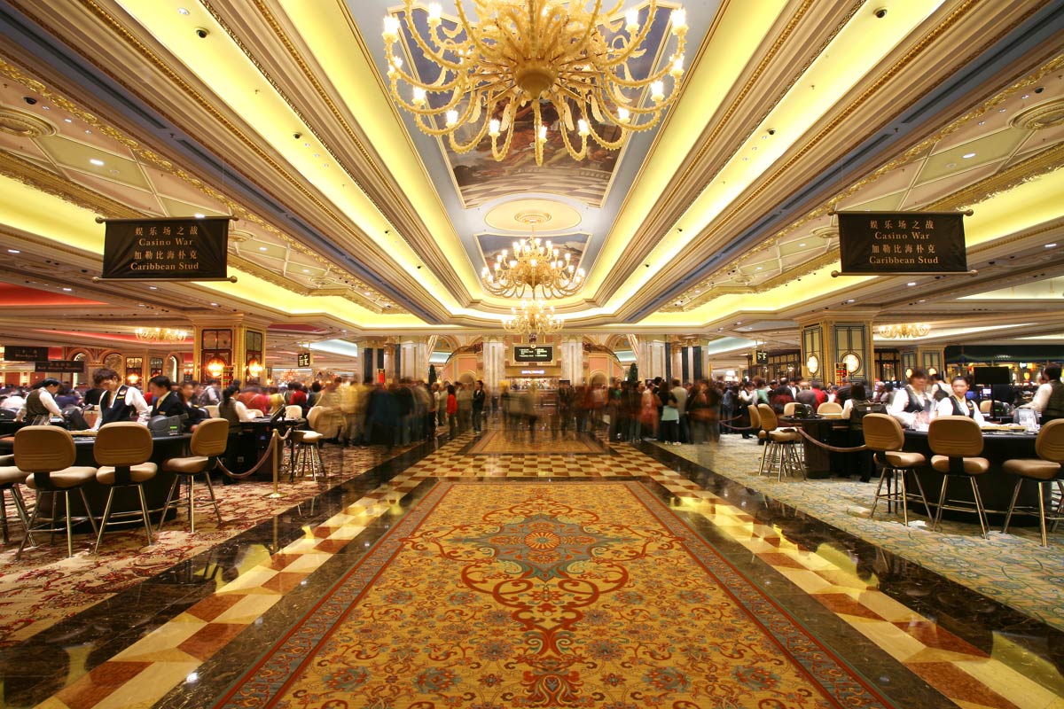 131129161230-venetian-gambling-floor