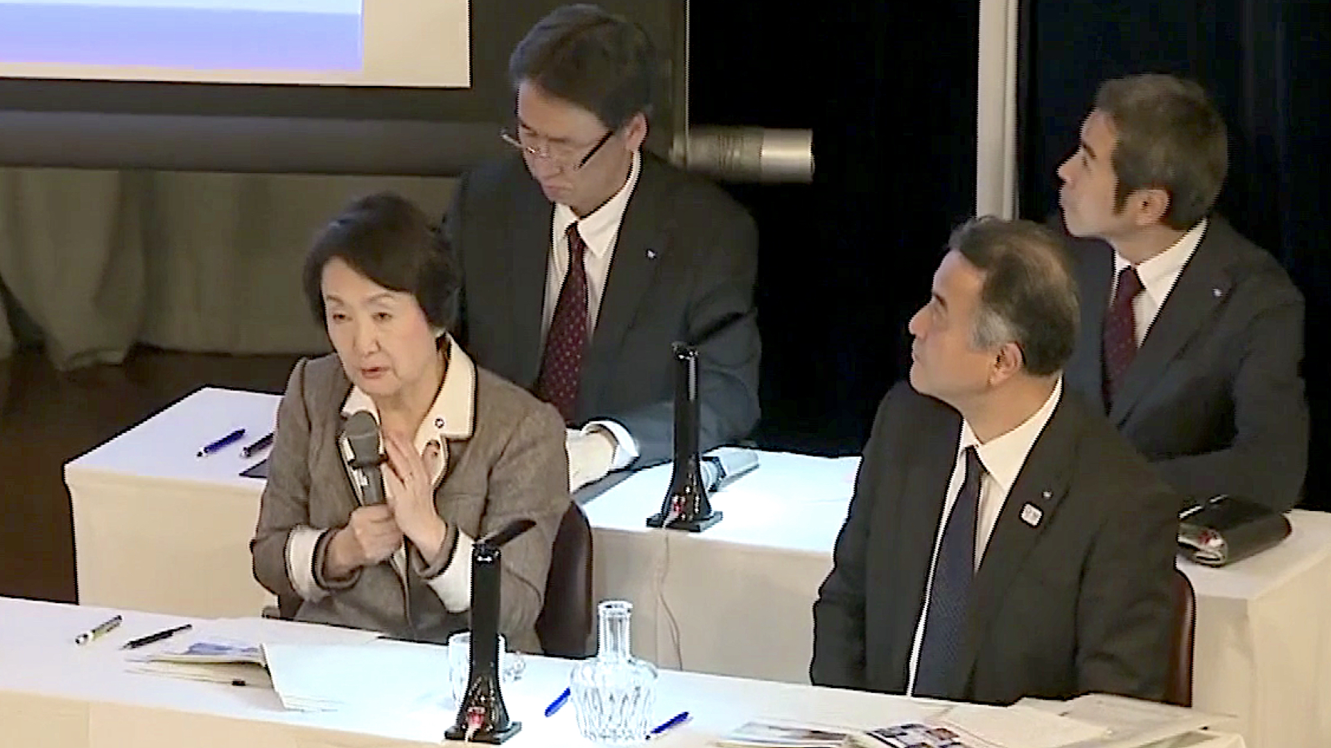 Fumiko Hayashi Public