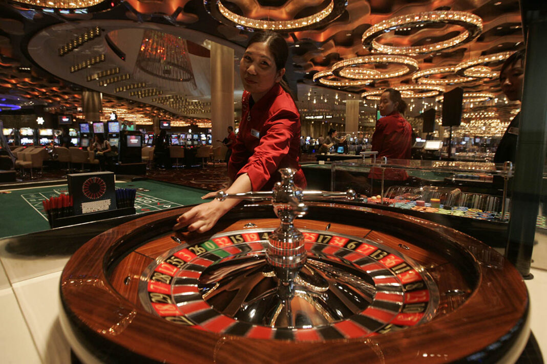 Macau, casino dealer