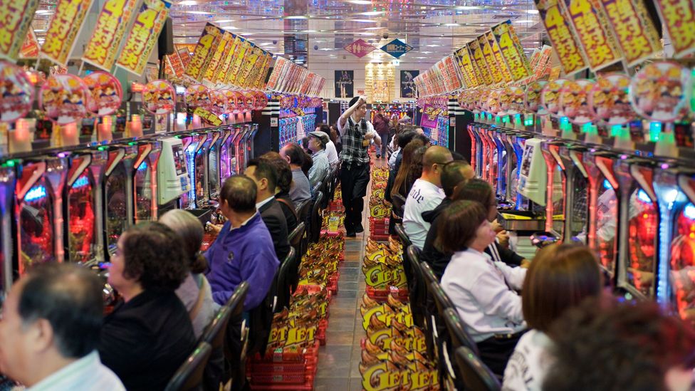 Japan-Pachinko-parlour