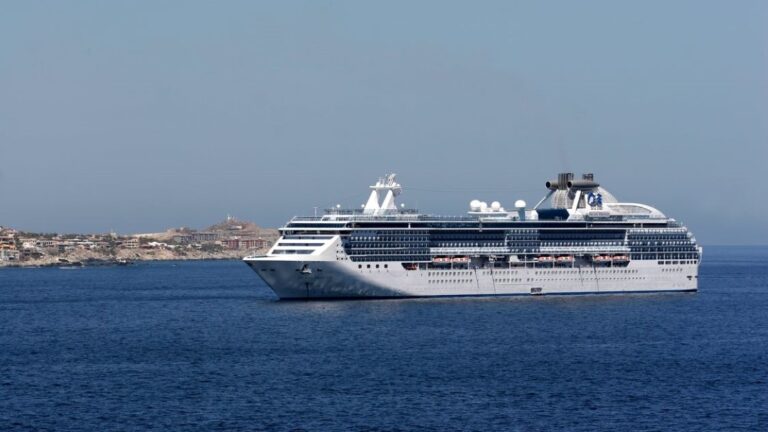 Carnival-cruiseliner