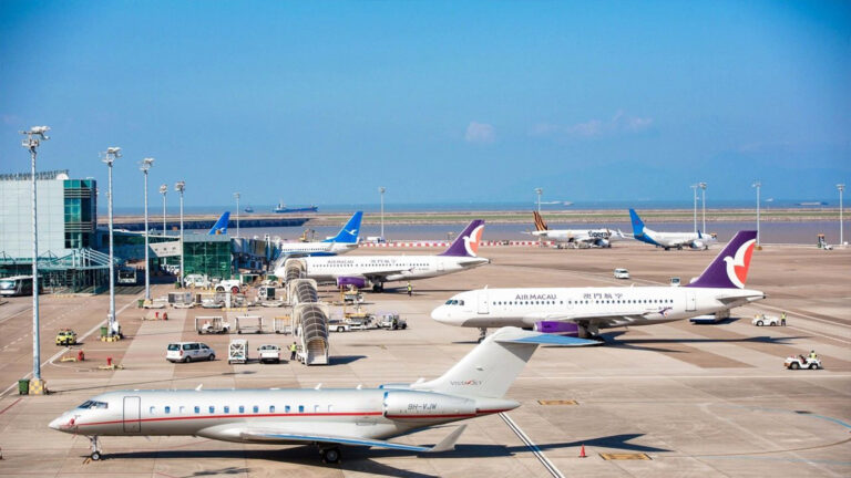 Oil-driven flight cuts pose limited risk to Macau gaming: experts