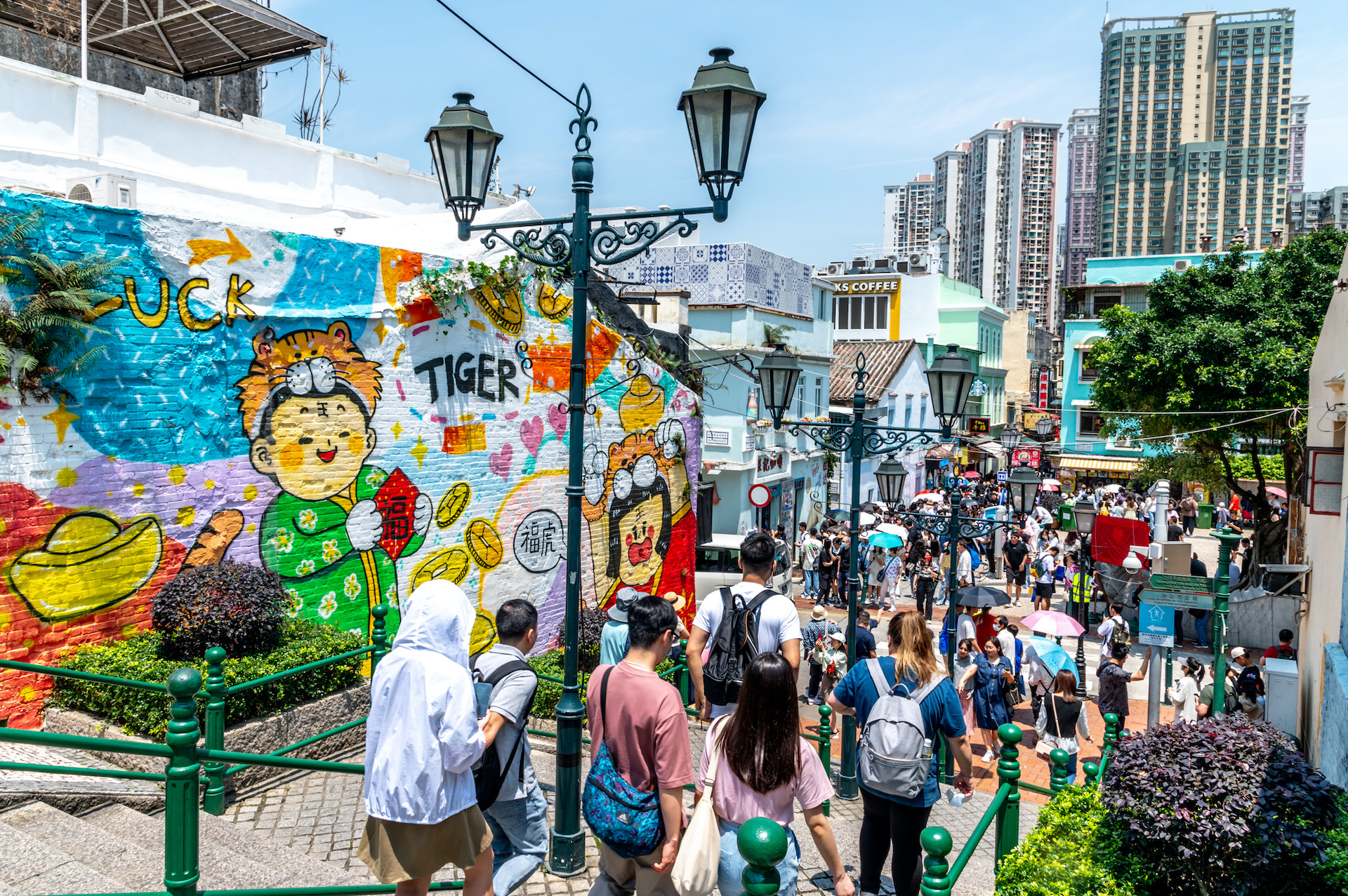 macau, non-gaming, historically high daily earnings