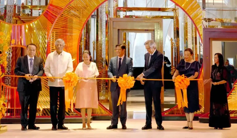 Bloomberry’s Solaire Resort North officially opens