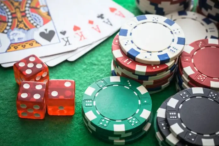 Macau casino staff recruited by crime syndicate for cheating scheme, 8 arrested