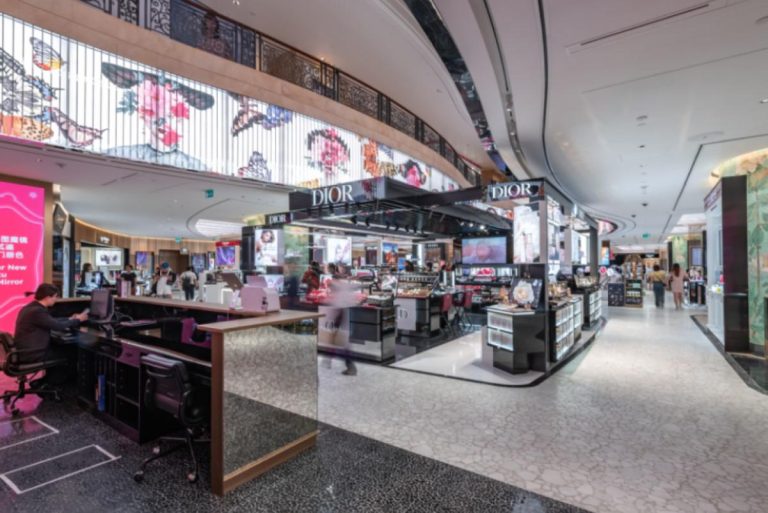 Report claims workers at Macau’s leading retail group suggested to take unpaid leave