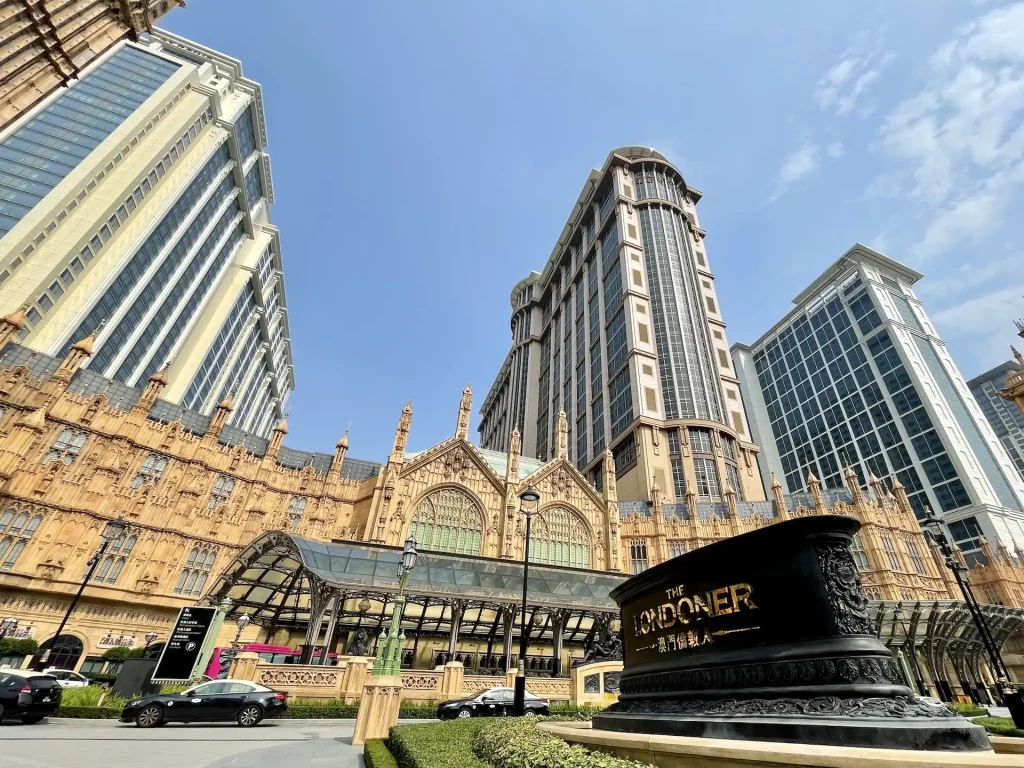 The Londoner Macao, Sands China, Macau, Las Vegas Sands (LVS)