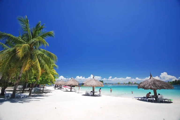 Visitor arrivals to the Philippines decrease slightly in 1Q25