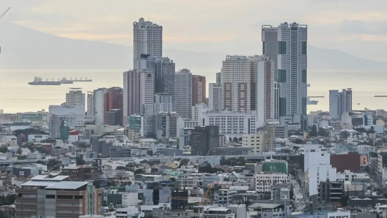 10K foreign POGO workers downgrade visas: Gov’t