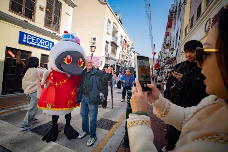 Weak spending, aging tourists weigh on Macau GGR outlook, warns expert 