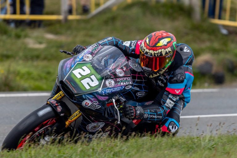 CasinoGame celebrates milestone motorsport sponsorship with Michal Dokoupil’s top-10 finish at 2025 Isle of Man TT