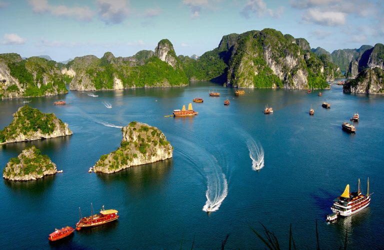 Chinese tourists dominate international arrivals to Vietnam in 2025