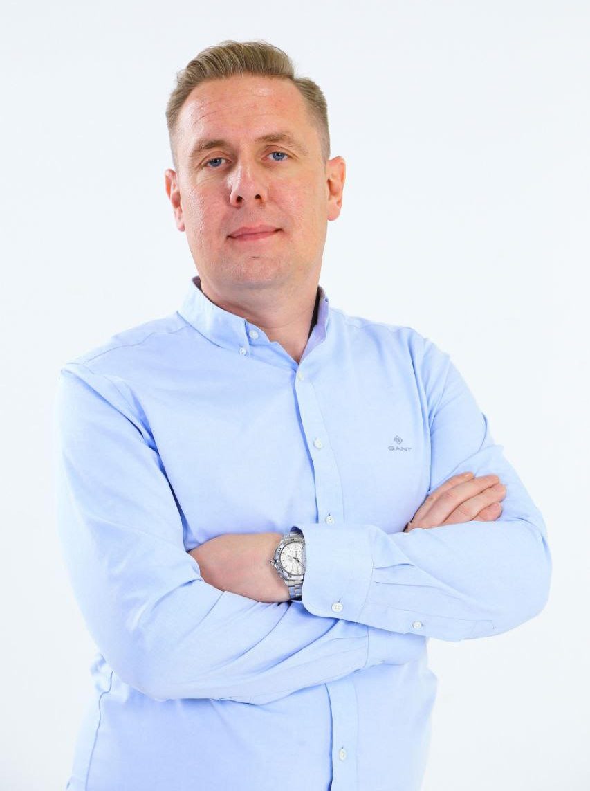 Simon Westbury, 1XBET