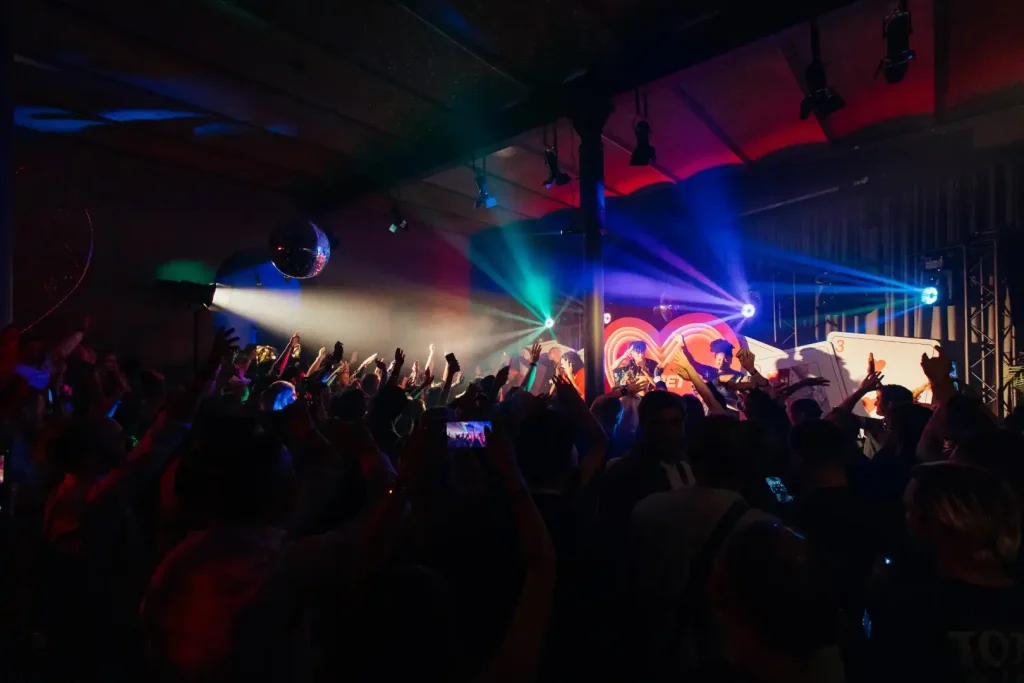 1xBet celebrates legends' night in Lisbon, featuring football royalty & musical legends
