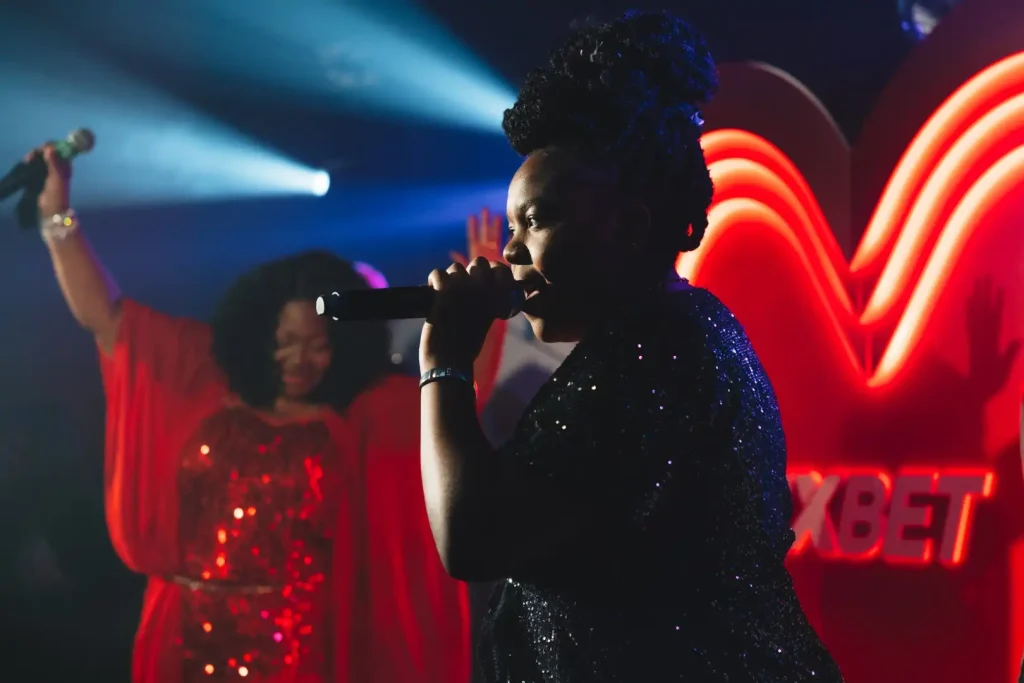 1xBet celebrates legends' night in Lisbon, featuring football royalty & musical legends