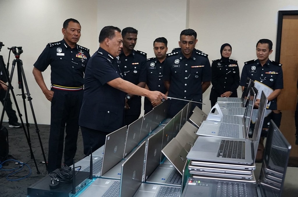 Malaysia shuts down online scams