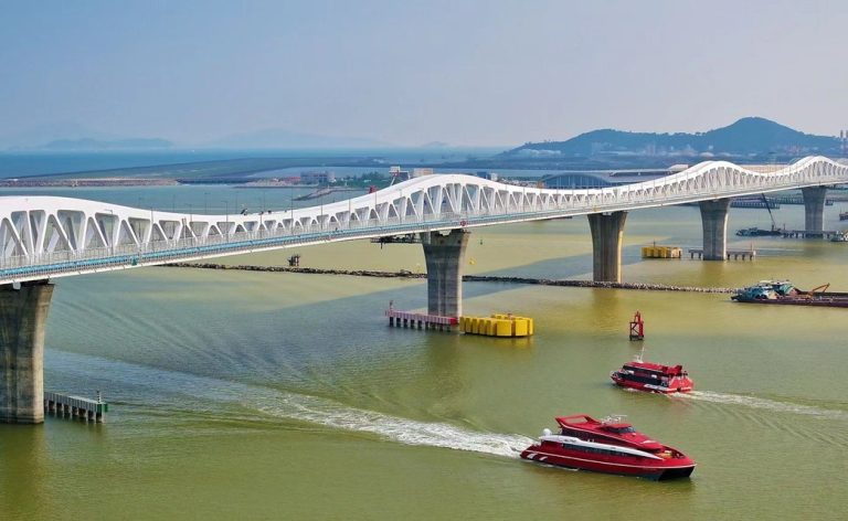 Macau authorities to allow circulation between Macau and Taipa even in T8 typhoons
