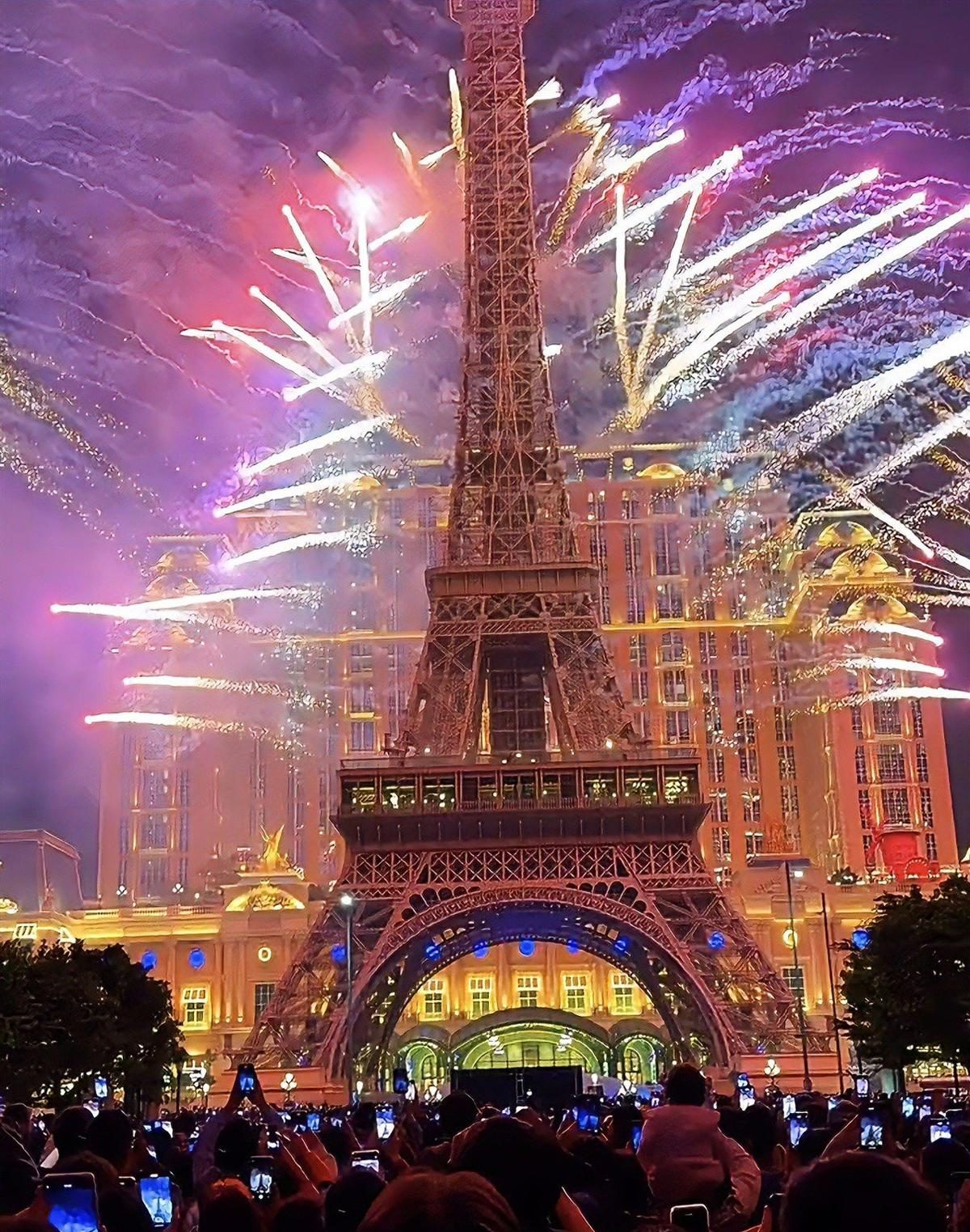 Late-night congestion follows New Year fireworks on Macau’s Cotai Strip