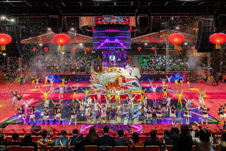 Macau sees record holiday traffic as arrivals top 227,000