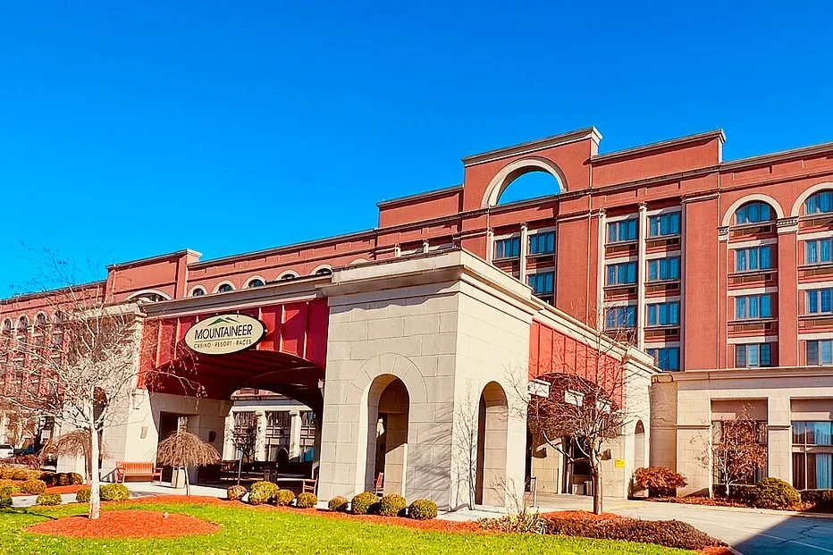 JCM Global enhances Mountaineer Casino Resort’s floor with iVIZION Bill Validators Mountaineer Casino Resort