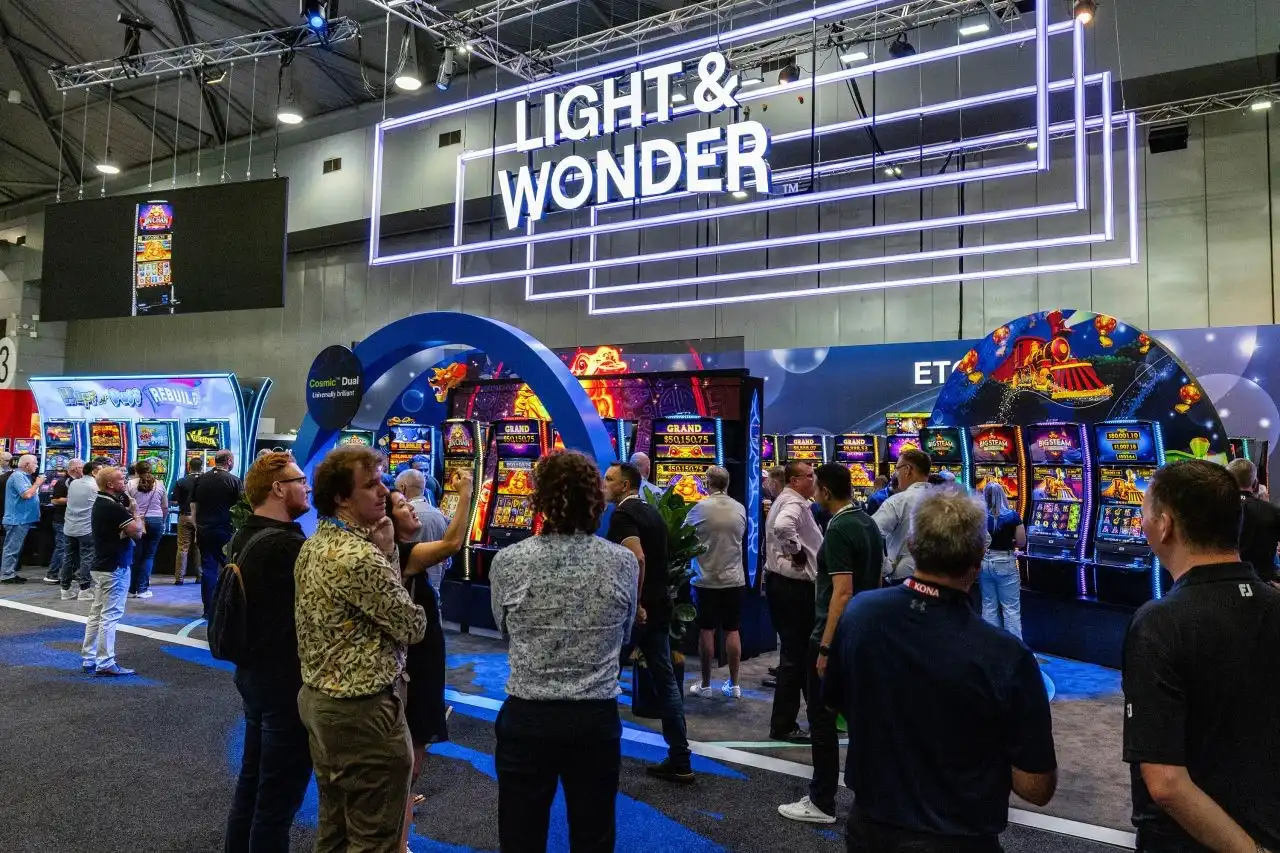 Light & Wonder