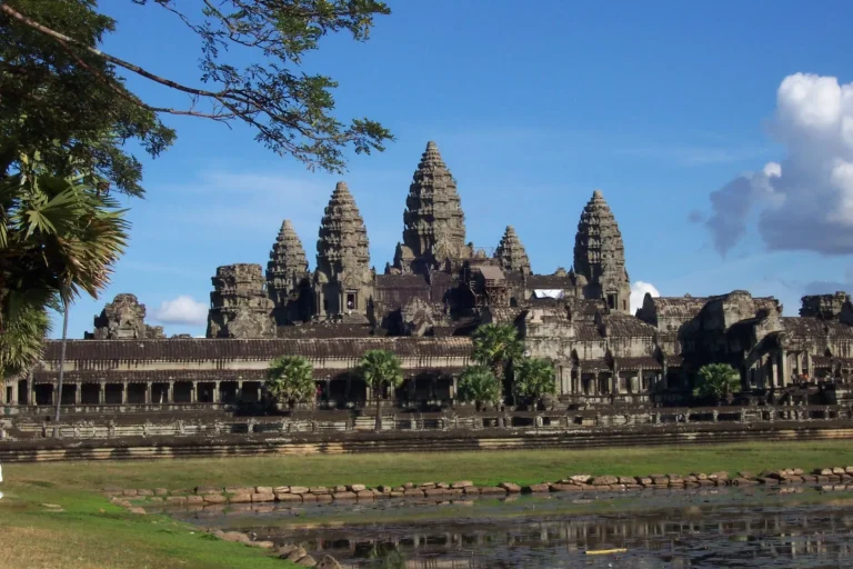 China warns citizens in Cambodia against gambling as visa-free entry begins