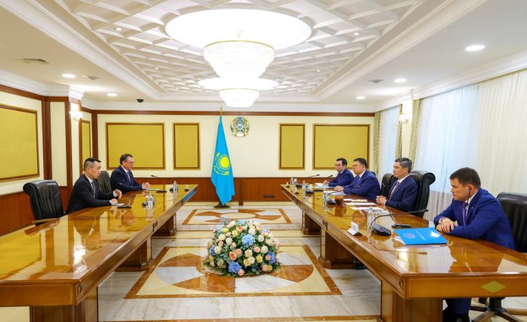 Lawrence Ho meets Kazakhstan prime minister over tourism development