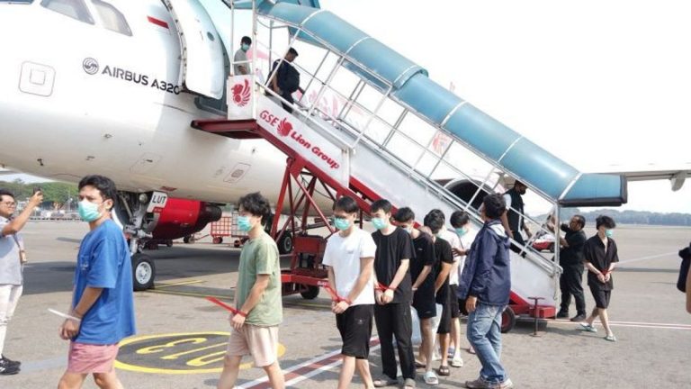 Indonesia deports 92 Chinese nationals linked to online gambling, investment fraud