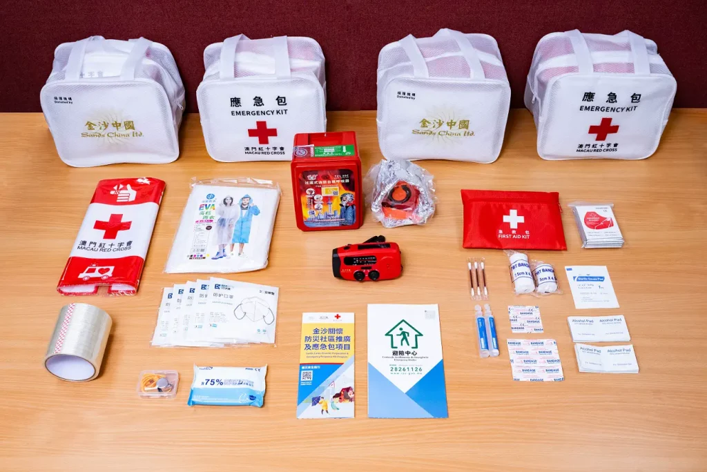 Sands China delivers 1,500 emergency kits to strengthen community resilience Sands China delivers 1,500 emergency kits to strengthen community resilience