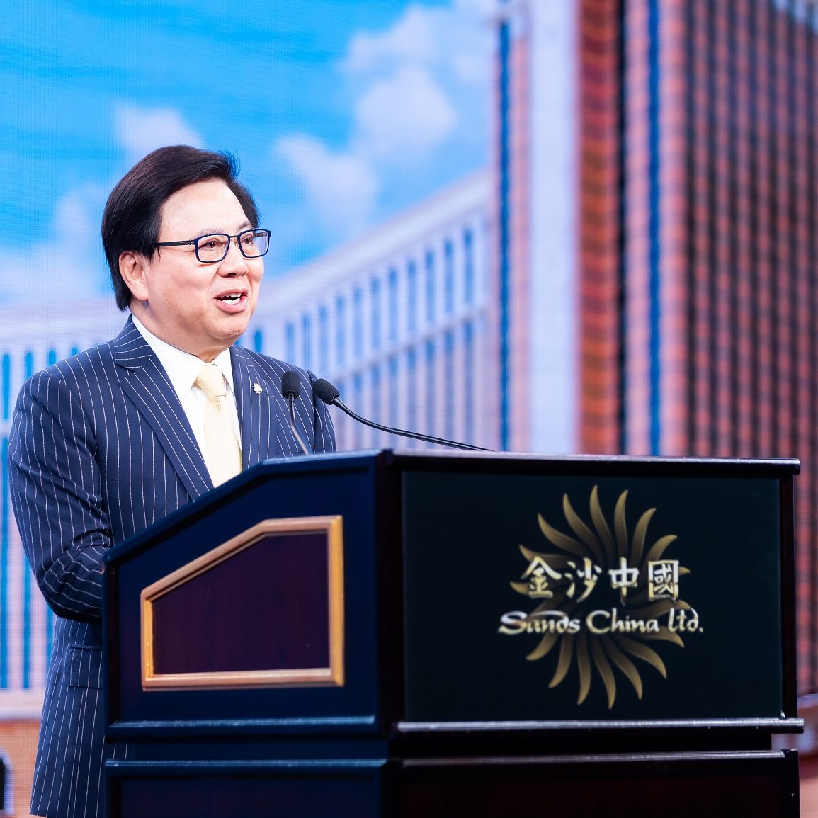 Sands Shopping Carnival, Dr. Wilfred Wong