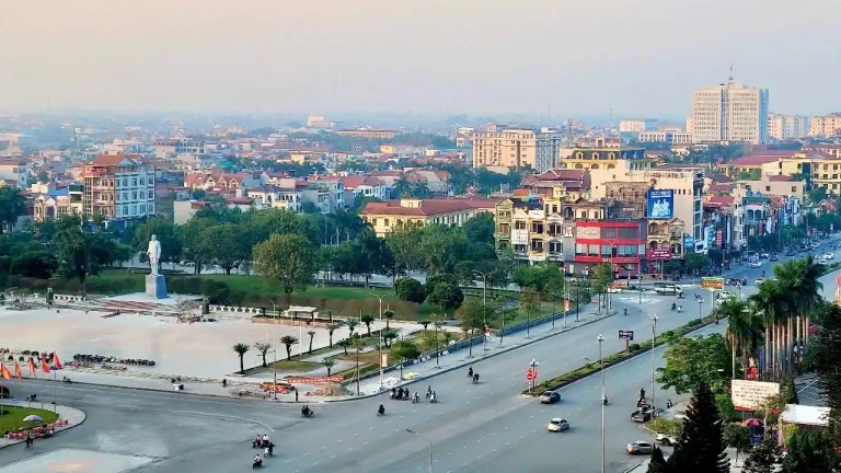 Vietnam iGaming search demand falls 26.2% as police refer 74 in XoilacTV case